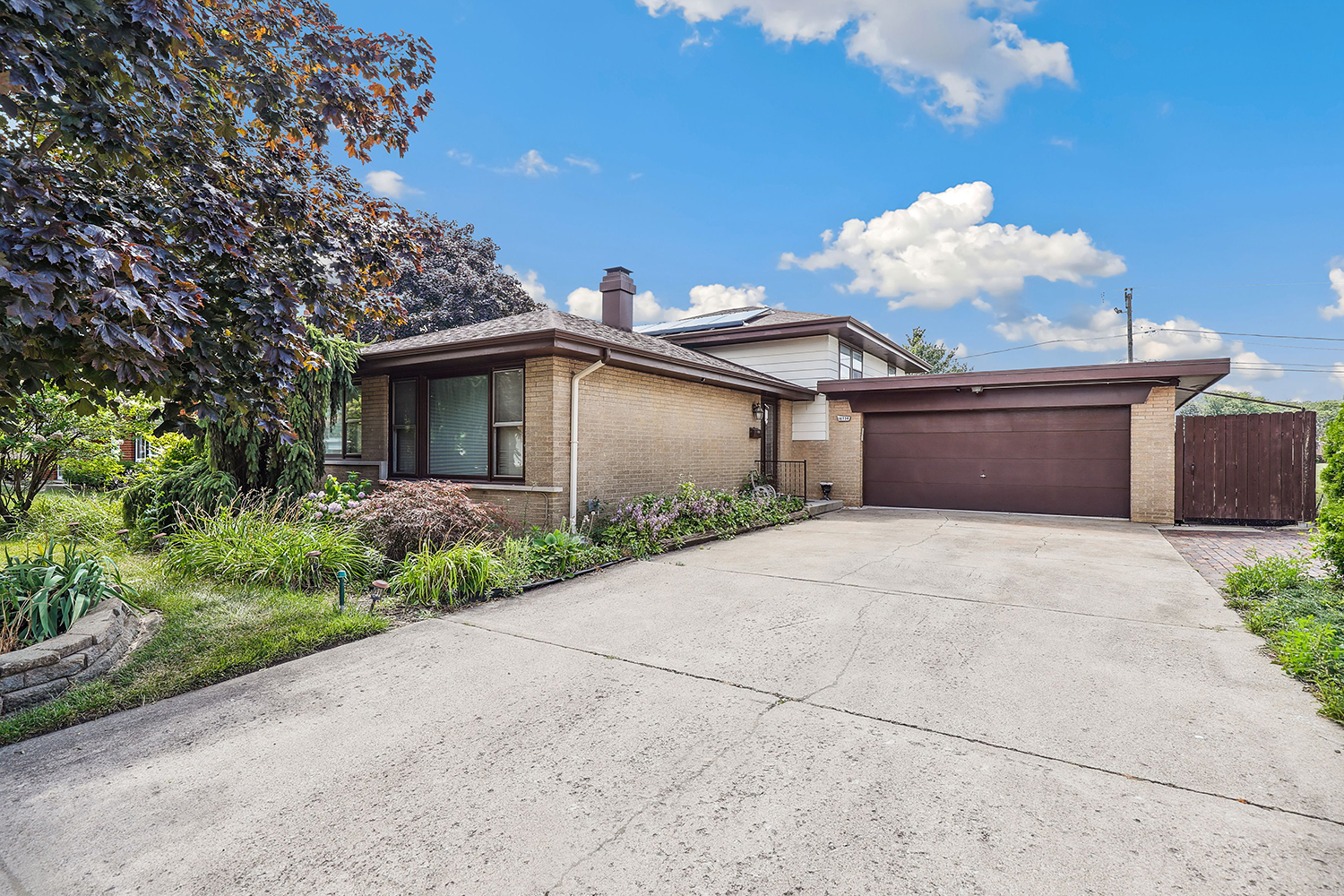 Roam Buy 16734 Evans Ave, South Holland, IL with a 3.375 mortgage