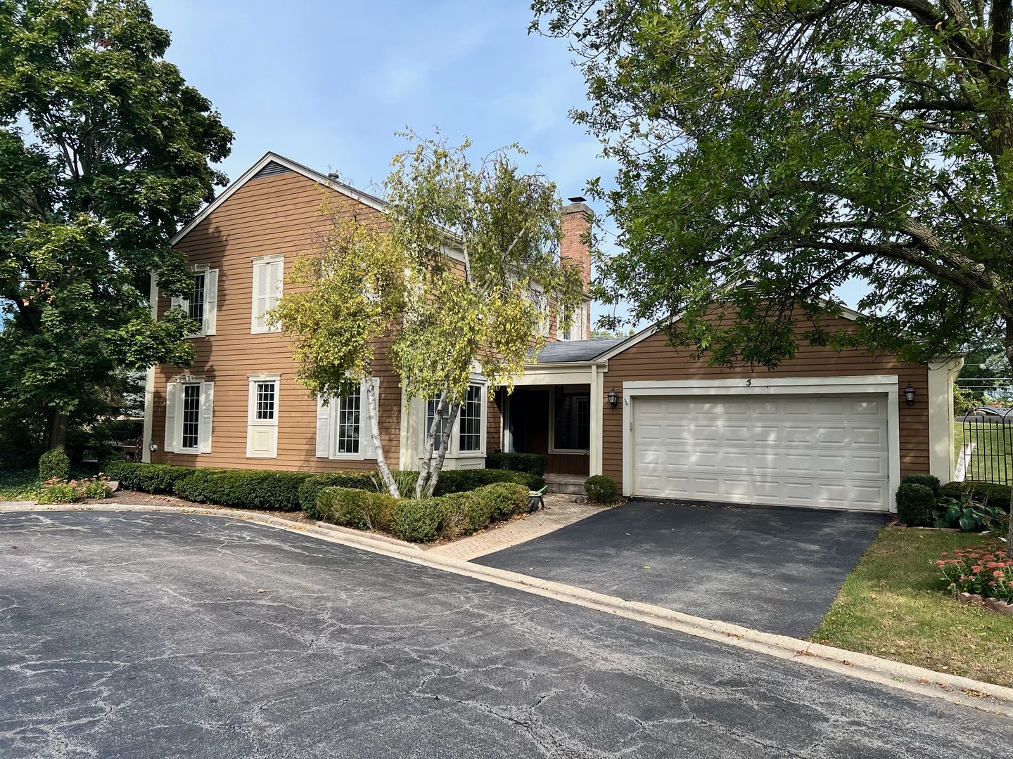 Roam Buy 5 The Court Of Harbinger Fls, Northbrook, IL with a 5.25