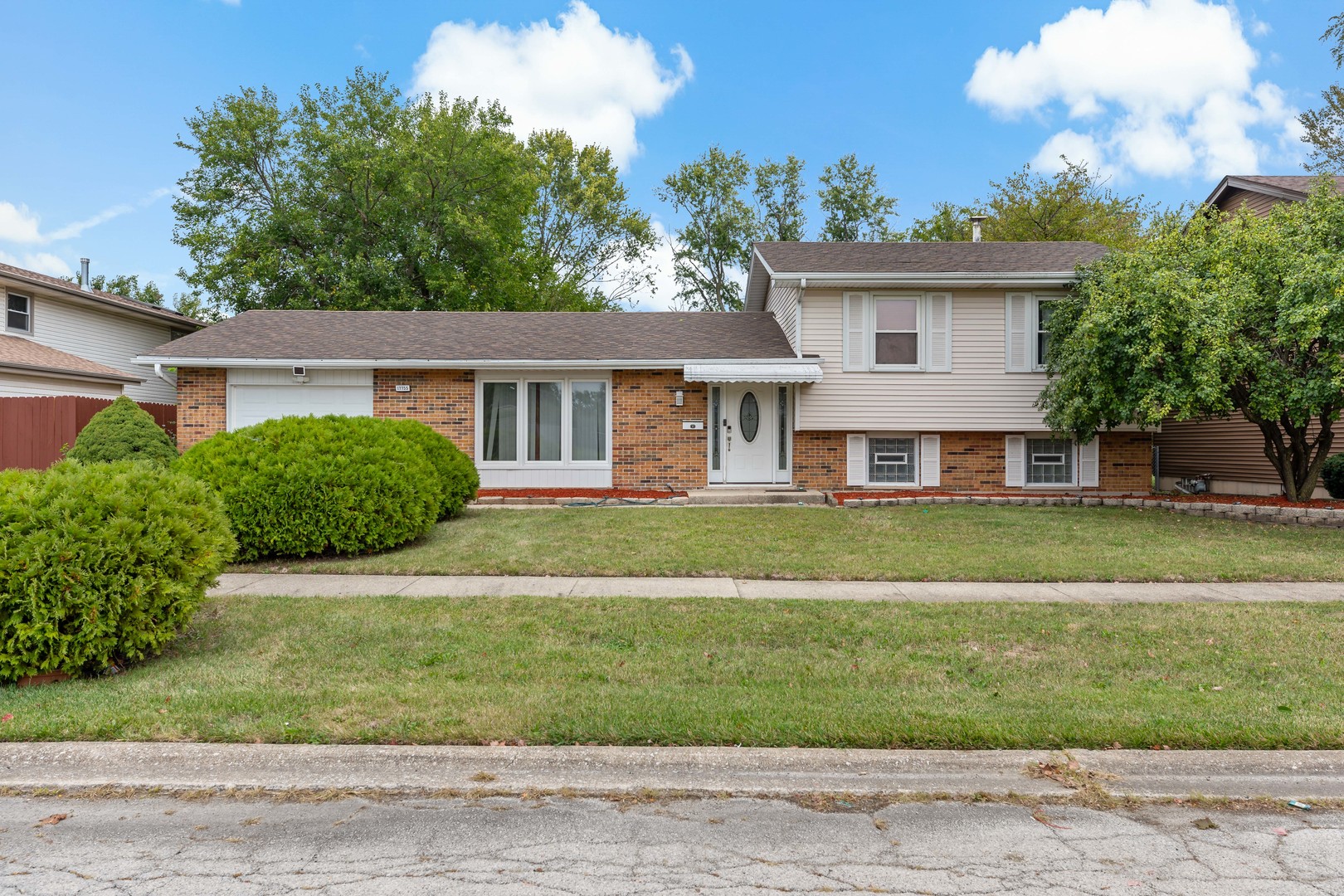Roam Buy 17755 Maple Ave, Country Club Hills, IL with a 4.25 mortgage included.